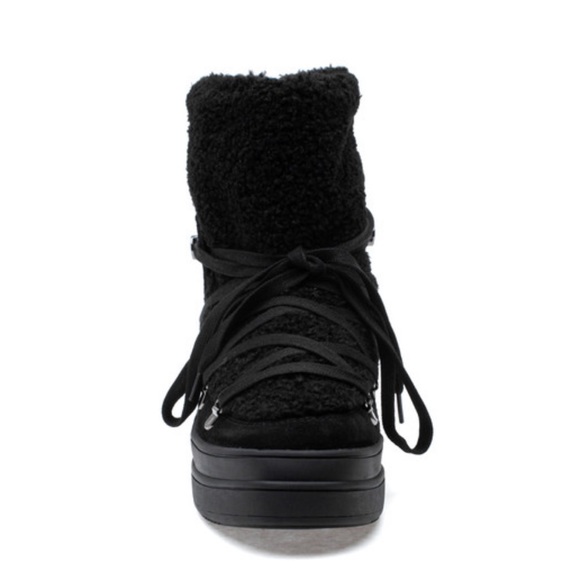 J/SLIDES BLACK SUEDE “Newbie” faux shearling waterproof Black Suede Boots Sz9 - Picture 4 of 9